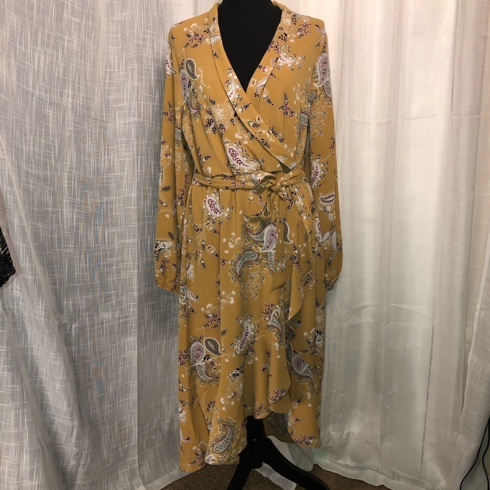 Bobeau Yellow Floral Midi Dress NWT